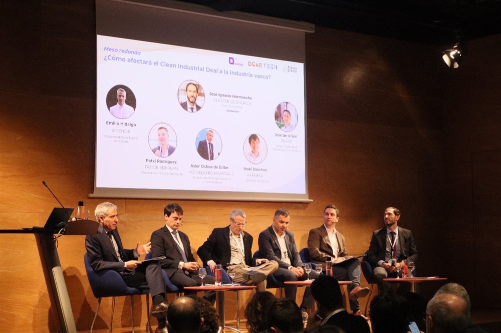 El Sailburu Mikel Jauregi clausura el Foro de Descarbonización de la Industria en el que se analizan las oportunidades del “Clean Industrial Deal” para la industria vasca