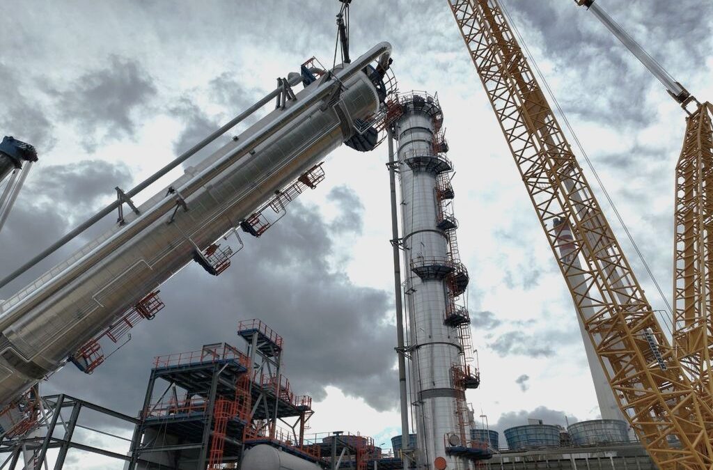Petronor invierte 58 M€ en la instalación de una torre de propileno para mejorar su eficiencia