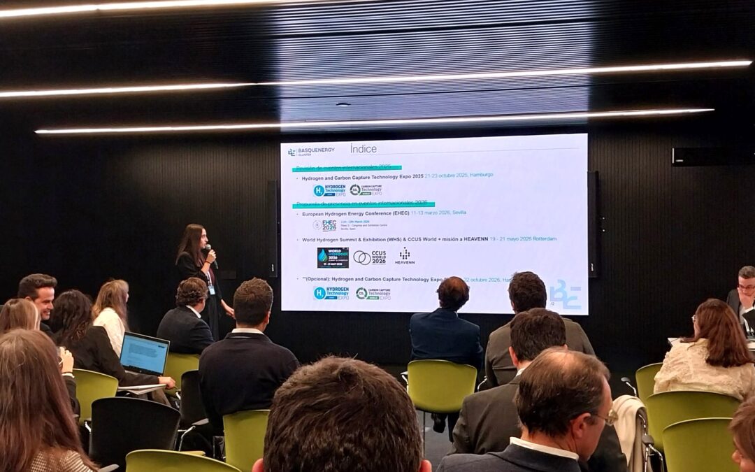 El Foro Sectorial de Hidrógeno y Combustibles Renovables se centra en la iniciativa singular del electrolizador para la planta de combustibles sintéticos del Puerto de Bilbao de la mano de Basque Hydrogen, así como en revisar la evolución del sector en Euskadi y en el Estado