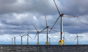 parque eoolico marino wikinger en el mar baltico