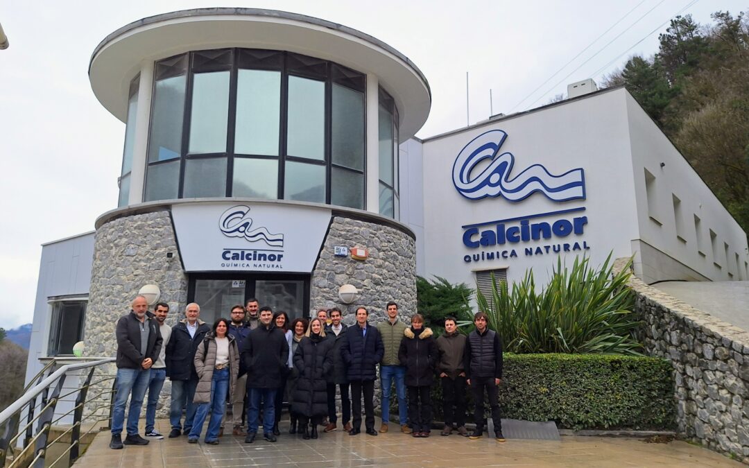 El Grupo de Trabajo del Basque Industrial Hub (BIH4C) visita la planta de Calcinor en Alzo