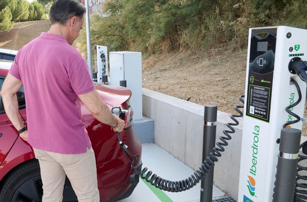 Iberdrola supera los 11.000 puntos públicos de recarga eléctrica en funcionamiento en el país