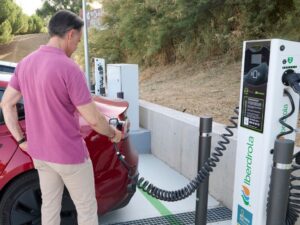 iberdrola alcanza 11000 puntos recarga publicos operativos espana activar mas 2500 2025