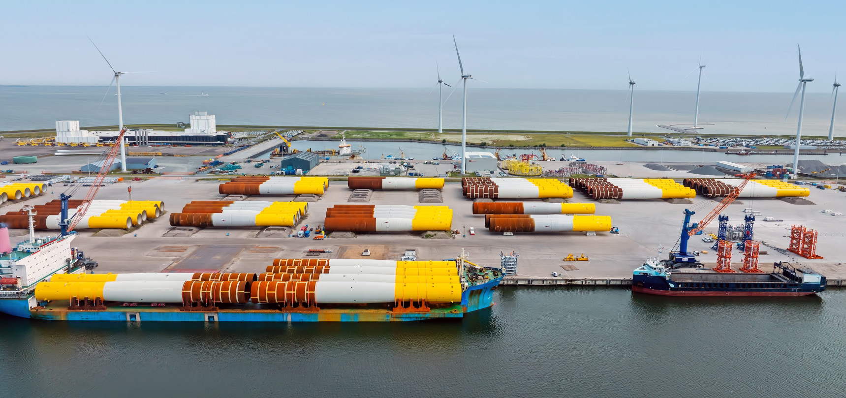 El IDEA subvenciona la adaptación de los puertos de A Coruña y Castellón para el despliegue de la eólica marina, donde Saitec planea dos proyectos industriales