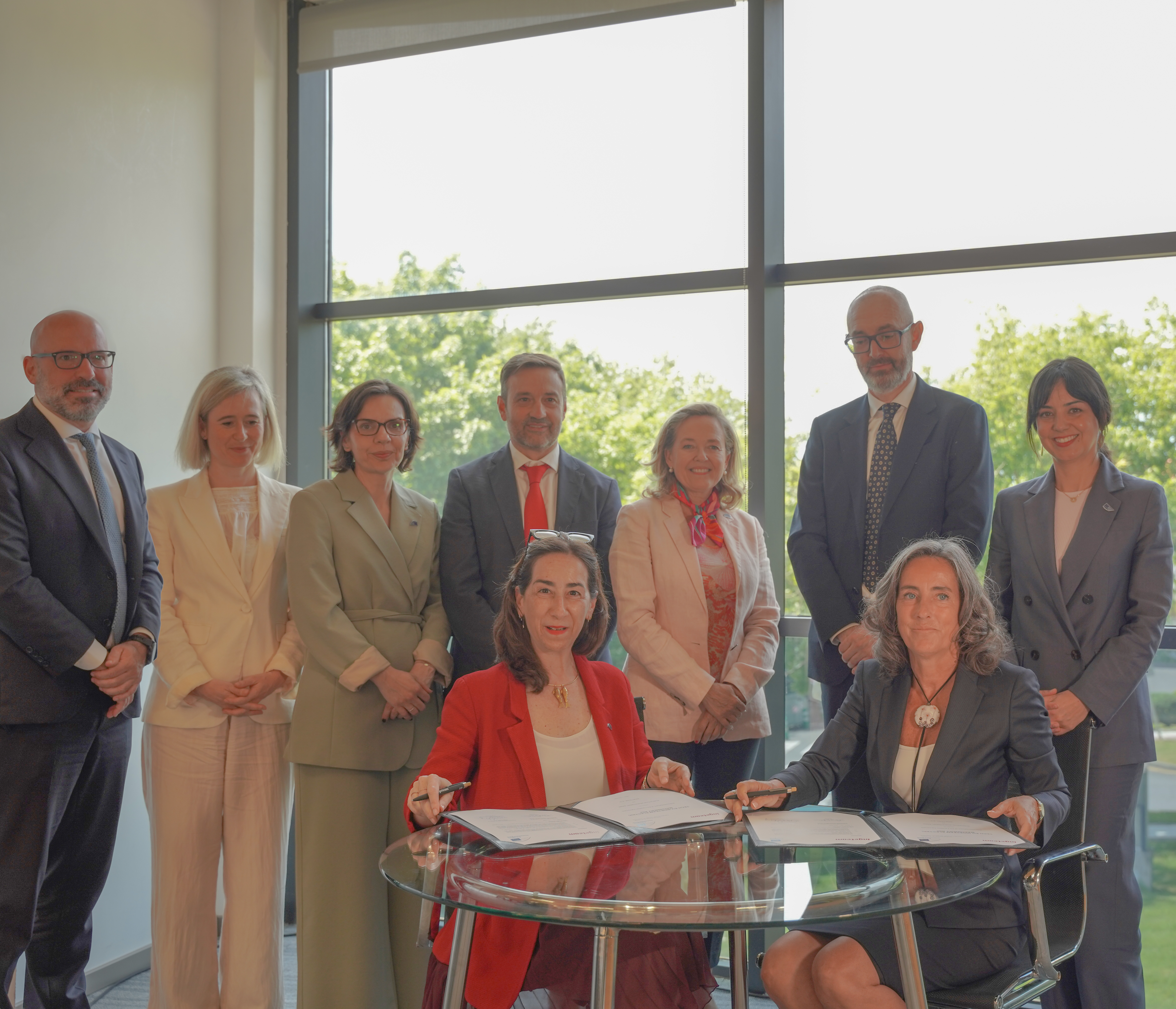 El BEI e Ingeteam firman un préstamo de 75 millones de euros para desarrollar tecnologías avanzadas de energía renovable y electrificación