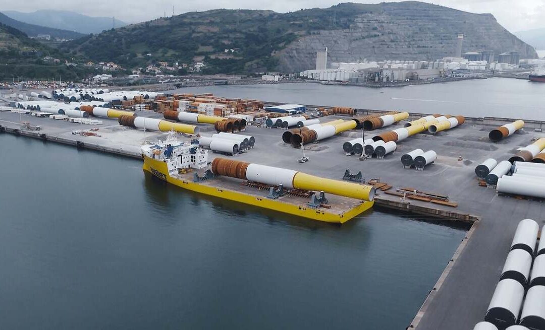 Haizea Wind Group entrega a Ørsted los monopilotes más grandes construidos en el sur de Europa