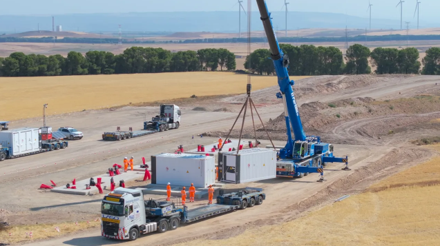 Statkraft recibe en Navarra las baterías que hibridará con su parque eólico repotenciado Montes de Cierzo, equipadas con inversores de Ingeteam