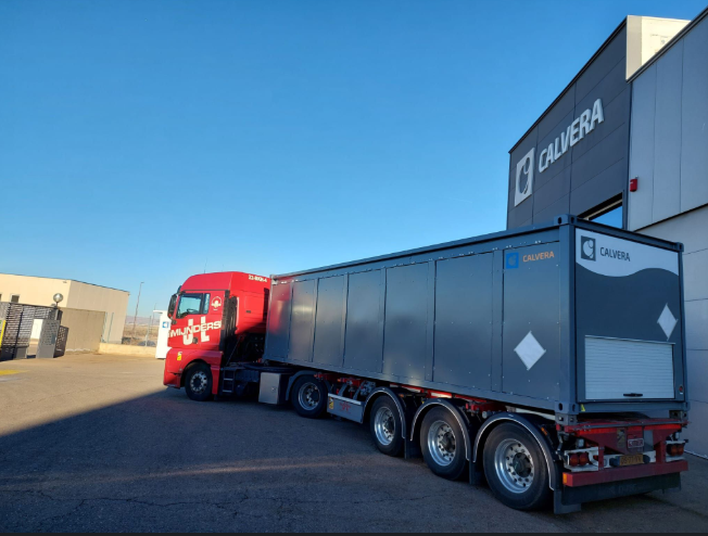 Calvera Hydrogen fabrica los primeros contenedores tipo MEGC para el transporte de GNC y biometano, optimizados para el nuevo límite nacional de 44 toneladas
